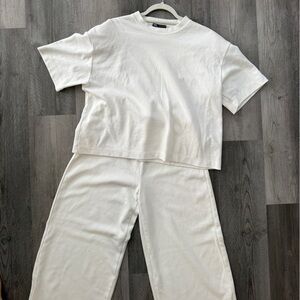 Perfect Summer Whites! White Crew Neck Shirt and Pants Set